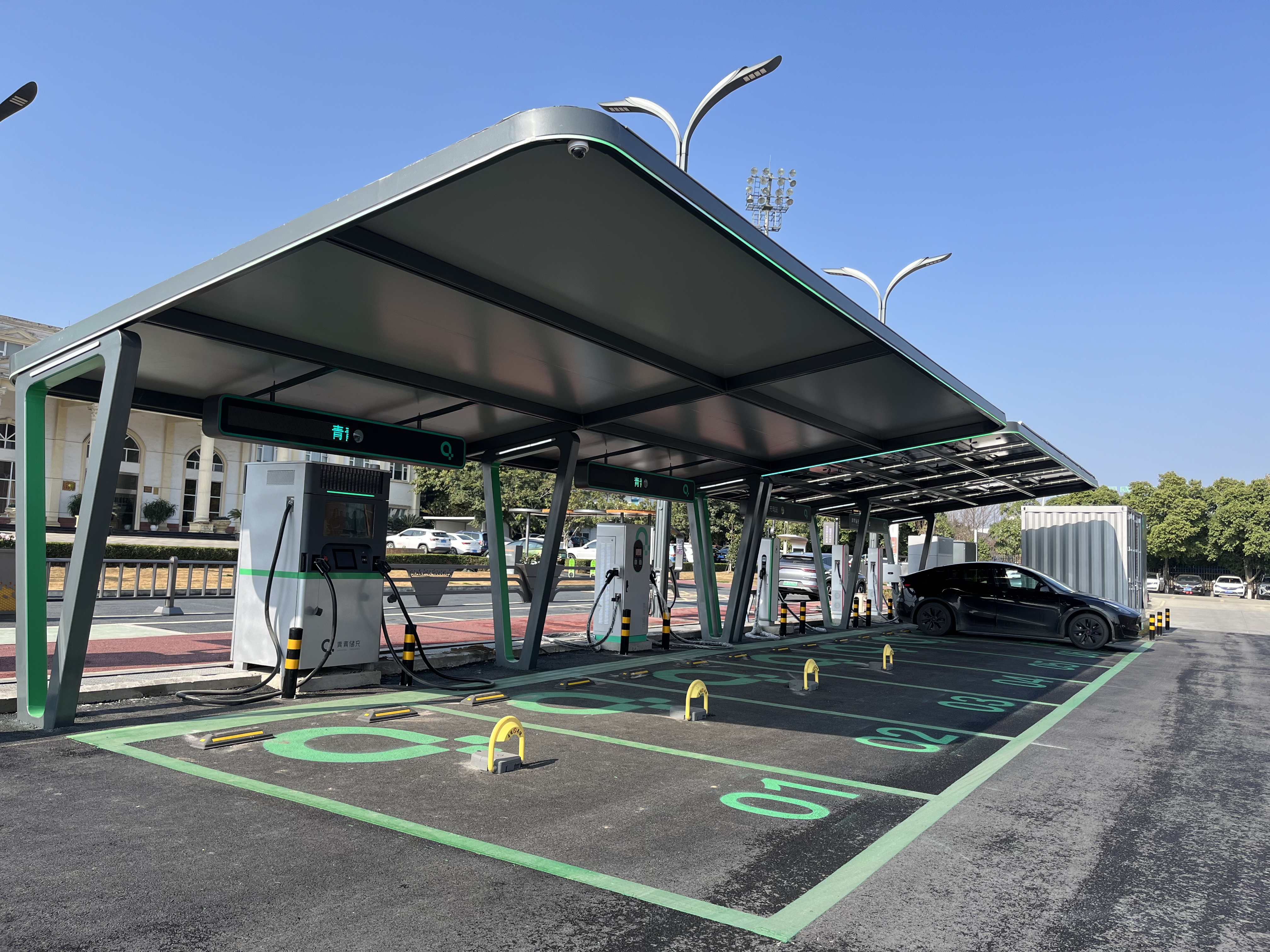 邁向零碳未來：光儲充一體化充電站&零碳智慧園區的完美融合！
